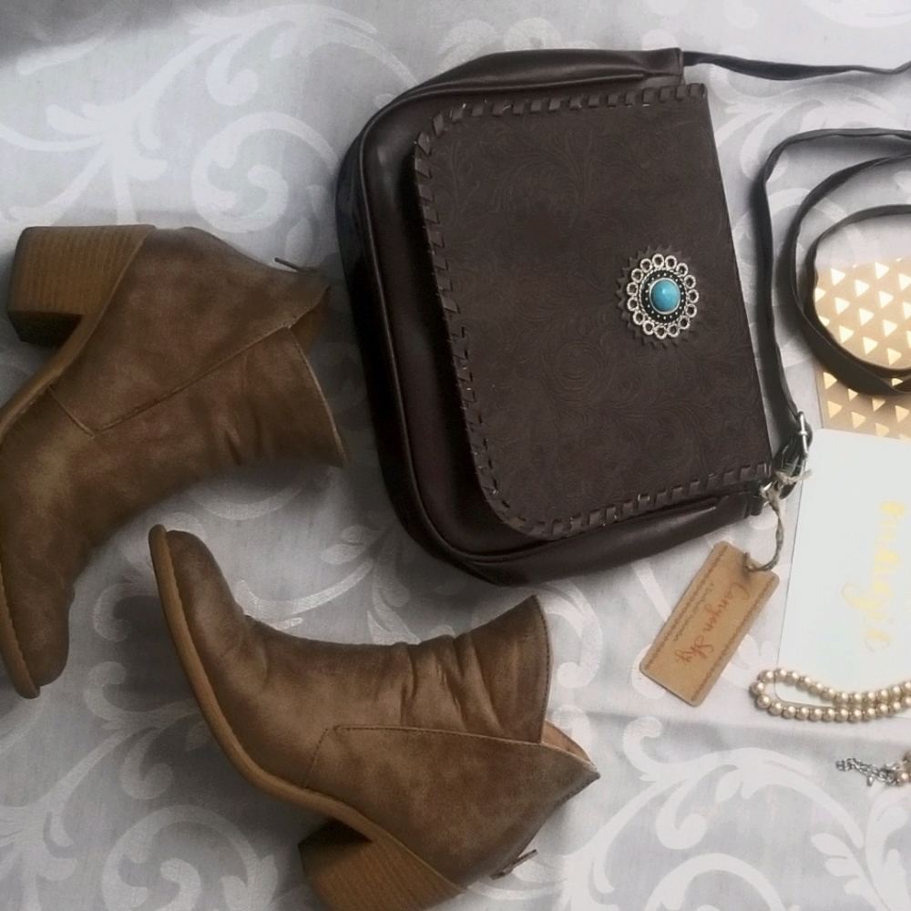 Turquoise braided crossbody handbag 👜💎